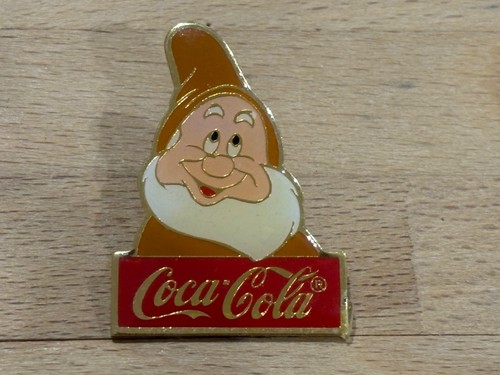 Pins pin disney - disney, coca